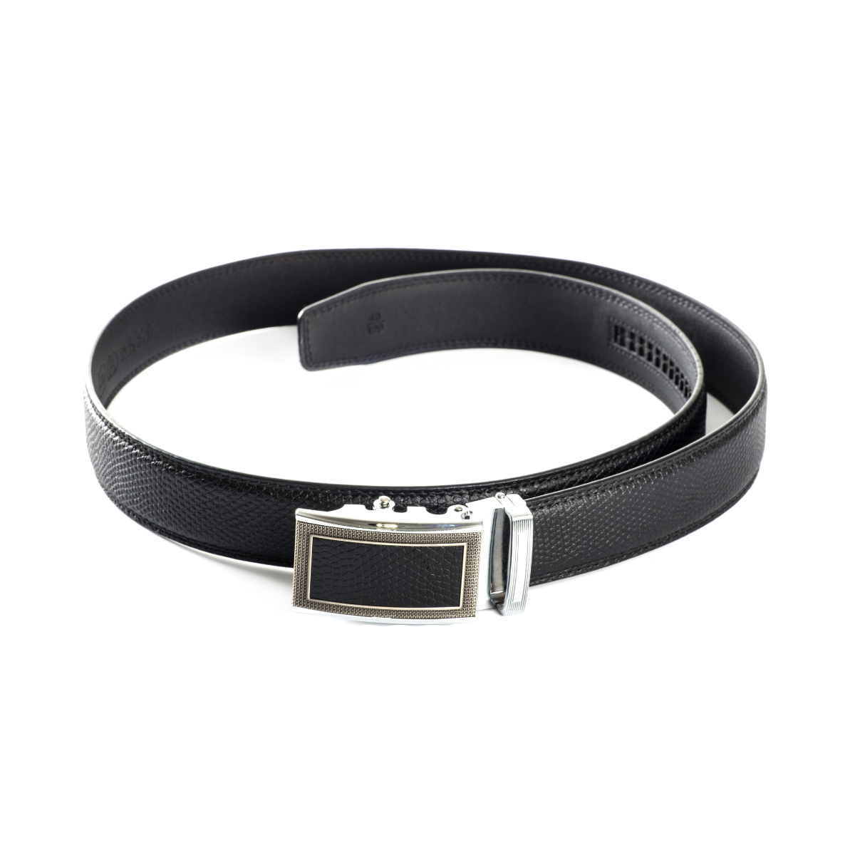 9. A Timeless Touch: Classic Leather Belt, the Perfect 2nd Year Anniversary Gift for Him