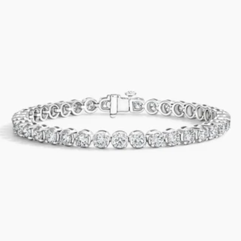 25. Stunning Diamond Tennis Bracelet